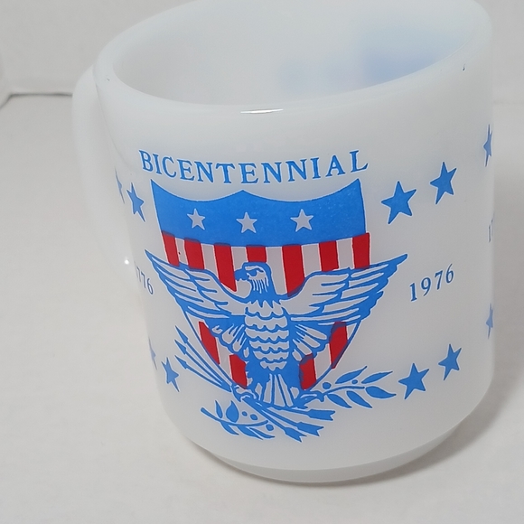 Vintage Milk Glass Bicentennial Coffee Mug USA 1776 1976 Glasbake America - Picture 2 of 7